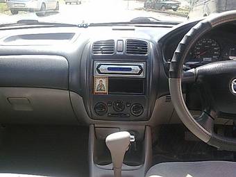 2001 Mazda Familia Photos