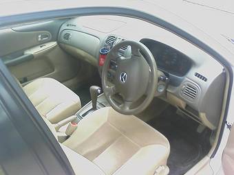 2001 Mazda Familia Photos