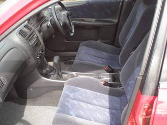 2001 Mazda Familia Photos