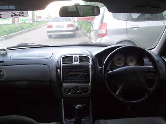 2001 Mazda Familia Images