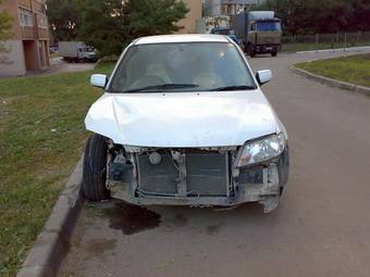 2001 Mazda Familia Photos
