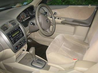 2001 Mazda Familia Photos