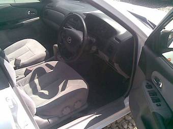 2001 Mazda Familia Pictures