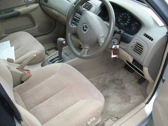 2001 Mazda Familia Images
