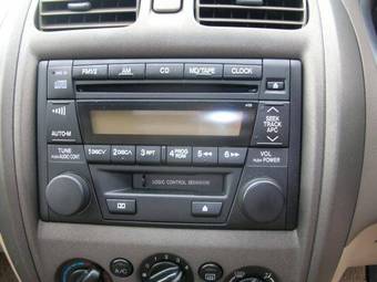 2001 Mazda Familia Pictures