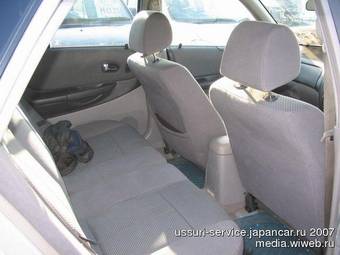 2001 Mazda Familia Pictures