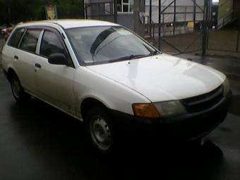 2001 Mazda Familia Photos