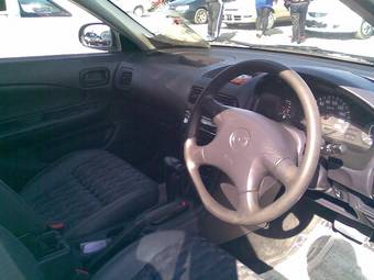 2001 Mazda Familia Photos