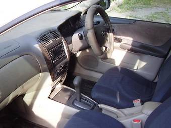 2001 Mazda Familia Pictures