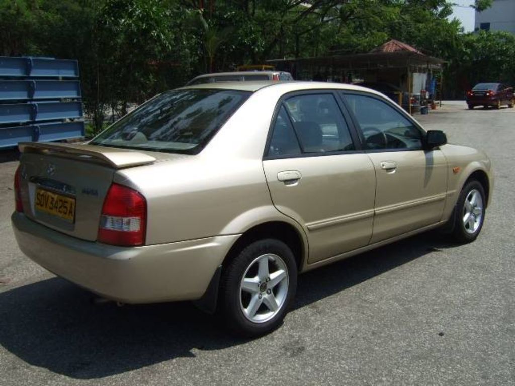 2002 Mazda Familia