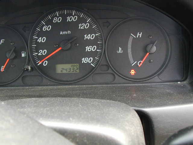 2002 Mazda Familia Photos