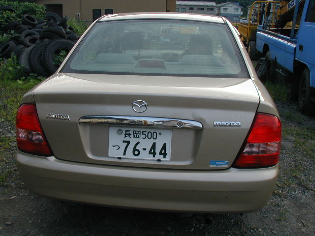 2002 Mazda Familia Images