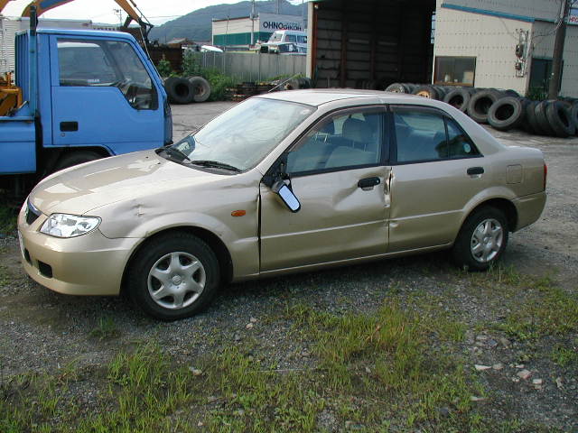 2002 Mazda Familia Pics