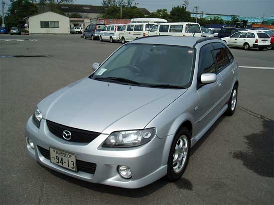 2002 Mazda Familia Photos