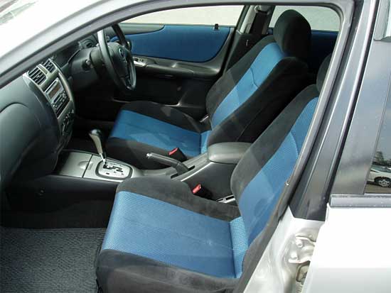 2002 Mazda Familia Photos