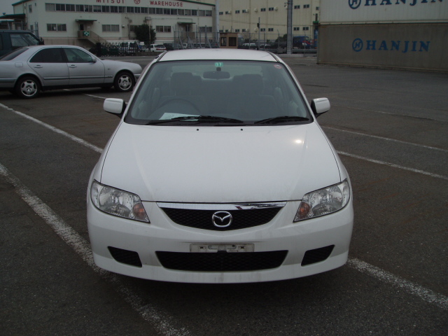 2002 Mazda Familia Images