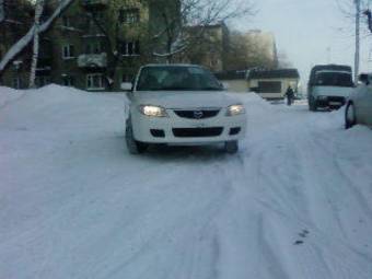 2002 Mazda Familia Photos