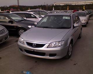 2002 Mazda Familia Images