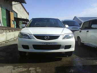 2002 Mazda Familia Photos