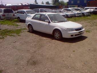 2002 Mazda Familia Photos