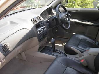 2002 Mazda Familia Photos
