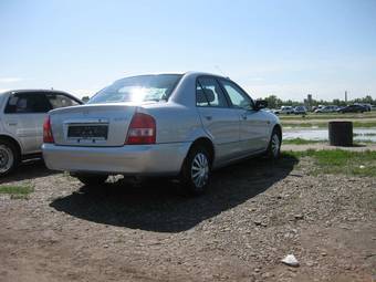 2002 Mazda Familia Images