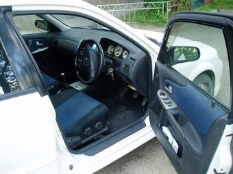 2002 Mazda Familia Photos