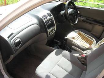 2002 Mazda Familia Photos