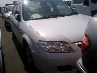 2002 Mazda Familia Photos