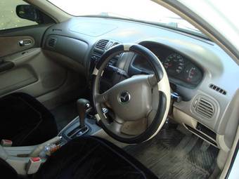 2002 Mazda Familia Photos