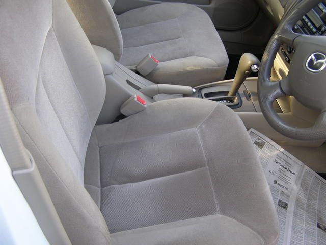 2003 Mazda Familia