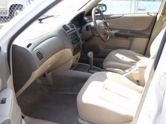 2003 Mazda Familia Photos