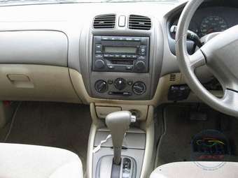 2003 Mazda Familia Photos