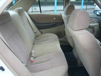 2004 Mazda Familia Pictures