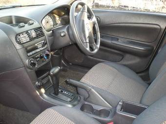 2004 Mazda Familia Photos