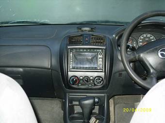 2000 Mazda Familia S-Wagon Pictures