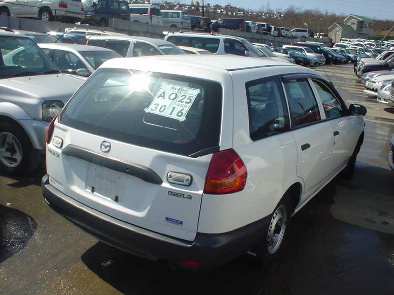 2000 Mazda Familia Van Photos