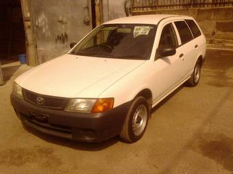 2000 Mazda Familia Van Pics