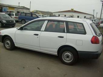 2002 Mazda Familia Van Images