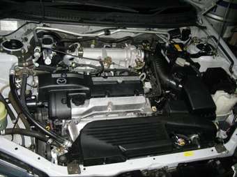 2003 Mazda Familia Wagon Photos