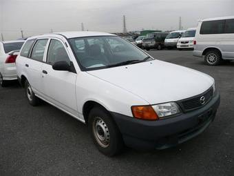 2004 Mazda Familia Wagon Pictures