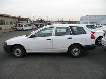 2004 Mazda Familia Wagon Pictures