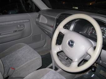 2000 Mazda MAZDA2 Photos