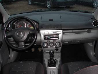 2003 Mazda MAZDA2 Images