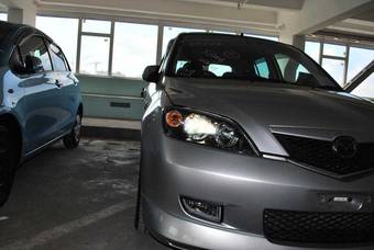 2003 Mazda MAZDA2 Pictures