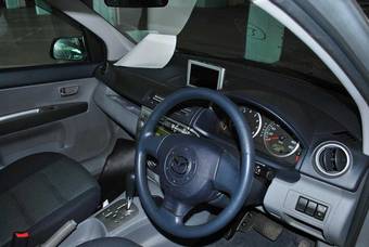 2003 Mazda MAZDA2 Pictures