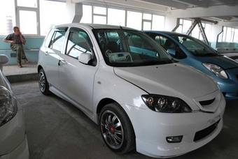 2003 Mazda MAZDA2 Pictures
