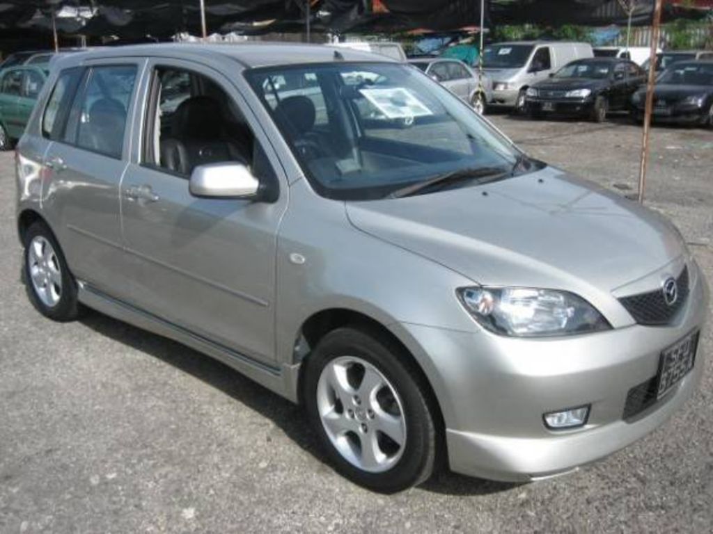 2004 Mazda MAZDA2 specs mpg, towing capacity, size, photos