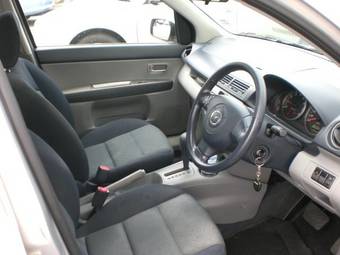 2004 Mazda MAZDA2 Images