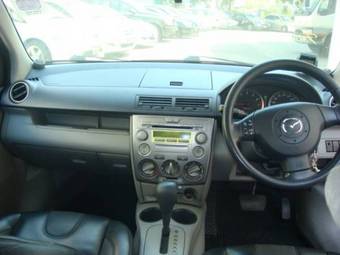 2004 Mazda MAZDA2 Pictures
